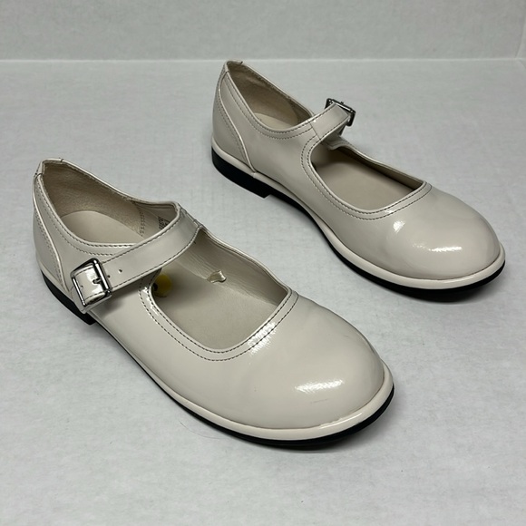 Steve Madden Jkenny off white patent leather Mary Jane dress shoe flats sz 5 - Picture 1 of 13